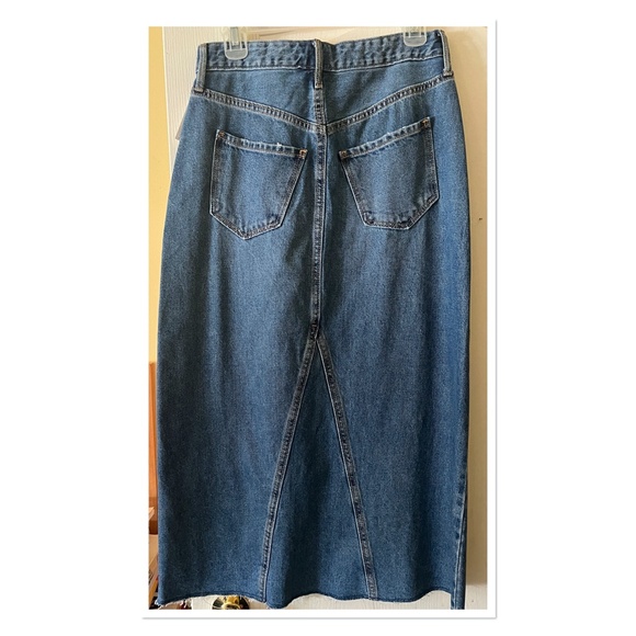 Brand New Never used- Old Navy denim Maxi skirt size 4 - Picture 2 of 3